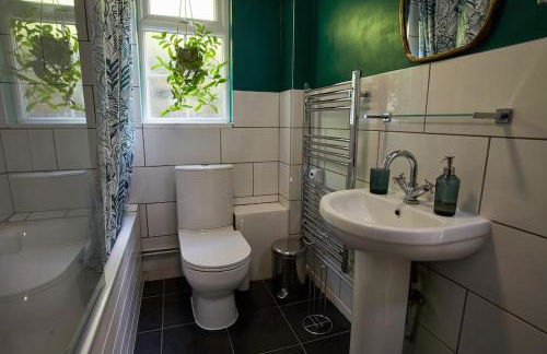 Premium Central Stroud Apartment with Parking x2 - Foto 5