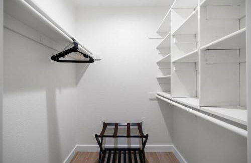 Large Pool With Diving Board, Remodeled 3bdrm, Near State Farm STDM and More! - Foto 48