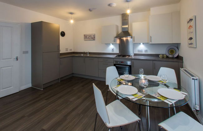 Campbell Park by ShortstayMK - Photo 16