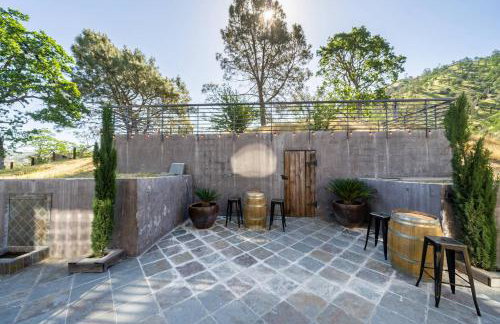 Serene Millerton Lake Villa w/ Panoramic Lake View - Foto 6