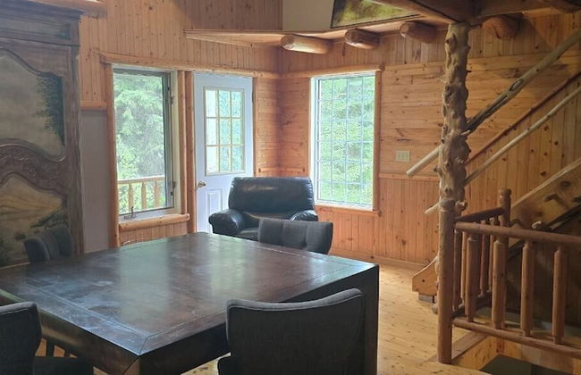 Rustic Beaverfoot Lodge Executive Cabin - Photo 8