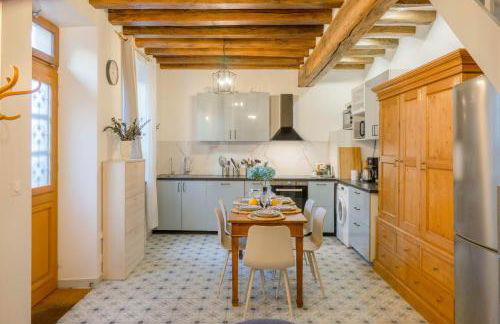 La Maison de Jeanne - Cœur Historique d'Orléans avec parkings privés - classée 3 étoiles - Foto 2