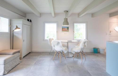 Idyllische kleine Reetdachkate mit Blick über die Felder - Kamin, Terrasse & Privatparkplatz - Foto 6