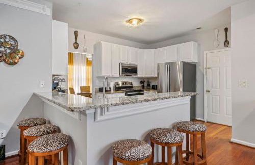 Elegant Retreat Spacious with Outdoor Fireplace - Foto 4