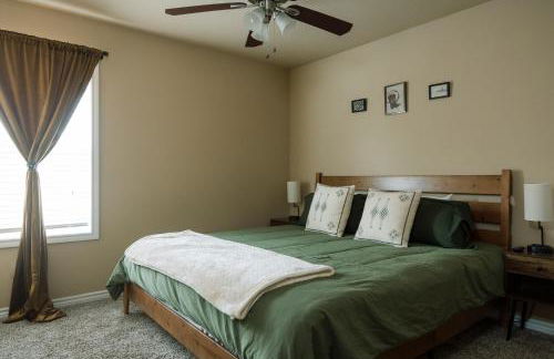 5BD - Backyard - Pool Access - 5 Mins to Texas A&M - Foto 9