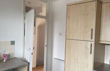 Modern 2 Bedroom Maisonette - Foto 5