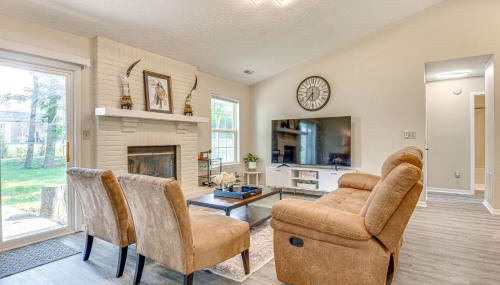 Westfield Home with Furnished Patio 2 Mi to Park St - Foto 4