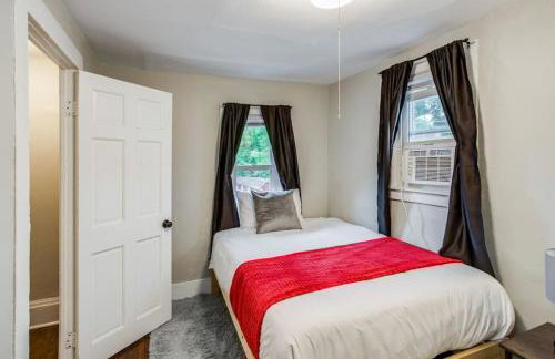 3BR Home with In-Unit Laundry Parking and Sound Bar - Foto 8