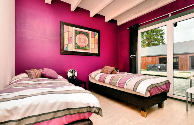 Villa With Heated Outdoor Pool and Sauna - Photo 8