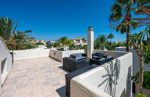 Villa Serena Marbella - Luxury villa with pool & sea views - Photo 54