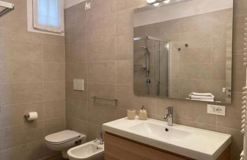 Flowers & garden apartment con vista lago - Foto 7