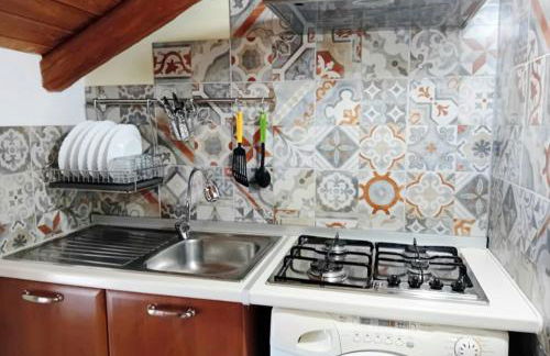 Casa Happy - La mansarda del sorriso con parcheggio privato a Valcorrente - Foto 35