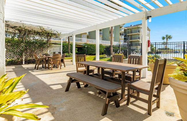 Seaside and Breezy Condo at the Victorian - Foto 64