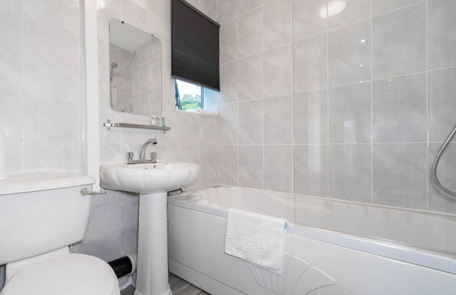 Stylish Three Bedroom House With Garden in Birmingham Suburb - Foto 29