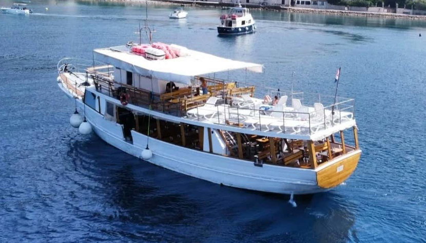 Crucero por las islas Elafitas con comida - Foto 3, Embarcación que utilizaremos durante la actividad