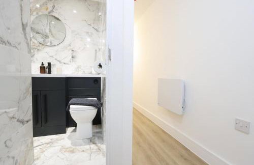 Chic 2 Bed Flat near Central Cardiff - Photo 22