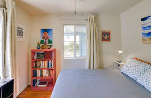 Fenced Yard and Grill Orville Cottage Near Trails! - Foto 12