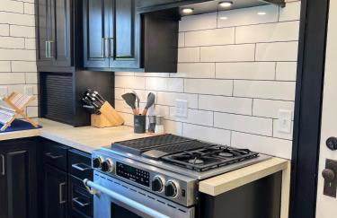 CRAFTSMAN'S MAIN FLOOR with huge DECK! - Foto 7