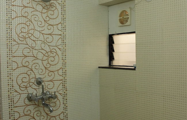 OYO 9364 Home Modern 2 BHK Pool View Candolim - Photo 15