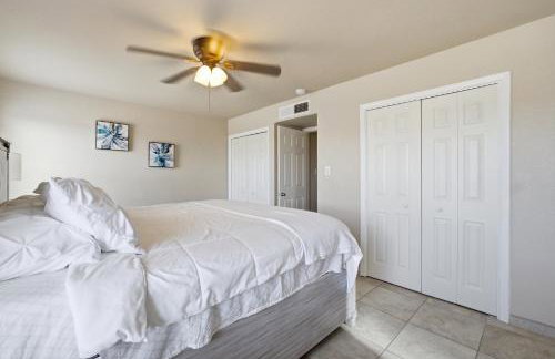 Private Beach Volleyball Pool Retreat - Foto 29