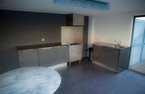 Apartment with Garden and Pool - Photo 8