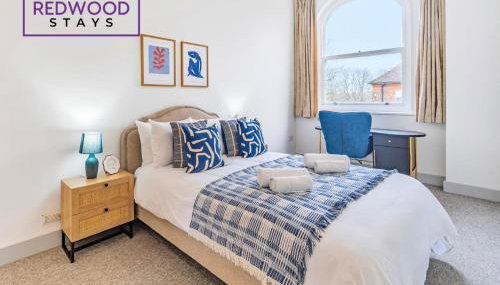 Comfortable and Homely 1-Bedroom 1-Bathroom Serviced Apartment with Free Parking, Free WiFi By Redwood Stays - Foto 4, towels