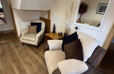 New city flat, 3 x double bed en-suite bedrooms, private kitchen & lounge, free private parking & own workspaces - Foto 9