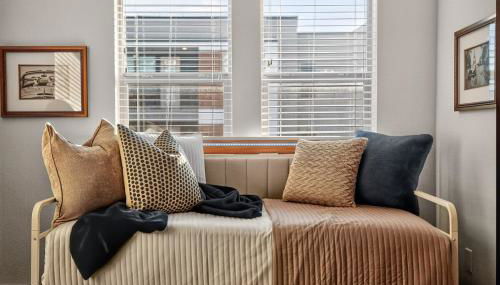 Luxury 2BR Cedr Sprgs area with Parking, Pool, Gym - Foto 2