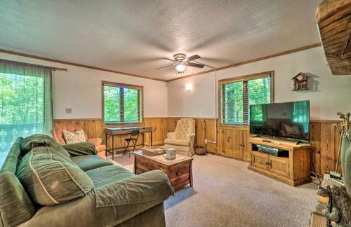 Serene Sky Valley Family Chalet with Fireplace - Foto 11