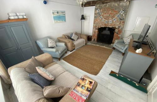 Fermaine, 50m from sea, garden, dogs, town centre - Photo 16