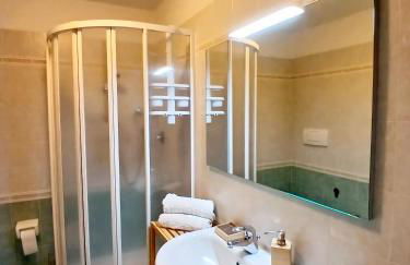 INCANTEVOLE CASA TOSCANA con travi in legno, ampia terrazza e vista sulle colline - Foto 40