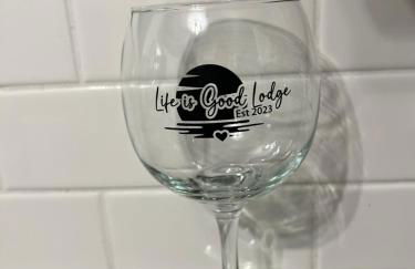 Life Is Good Lodge lakefront with sandy beach - Foto 53