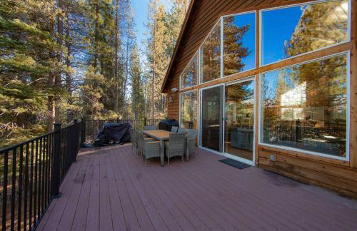 Fully Remodeled Tahoe Retreat with Game Room and Hot Tub - Foto 111