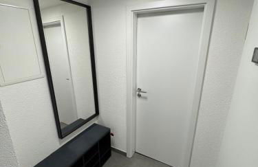 Luxus-Apartment im Herzen von Ludwigsburg - - WLAN - Klima - 24h Check-In - Waschmaschine - Terrasse - 200m vom Schloss und vom Ludwigsburger Marktplatz - - - Foto 25