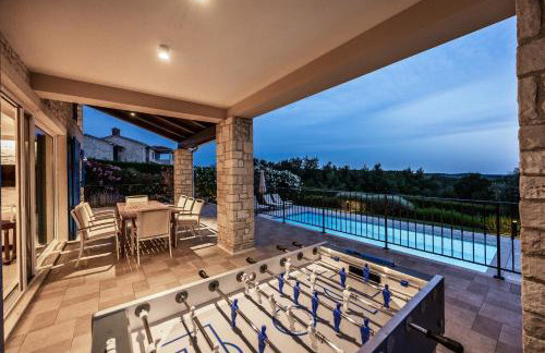 Villa Sterpazzi for 8 people near Poreč with 38 m2 heated pool, sea view & wellness - Foto 4