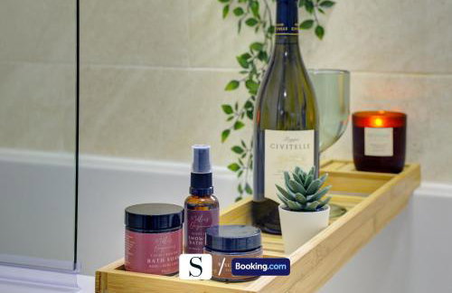 LastMinOffer 10pc Off I A Lovely Executive Home for Families or Contractors I A Lovely Garden and Parking Space I Wifi I Early check-in or Long Term Rates Available I SILVA Short Term Lets 4 out of 5 from over 650 stays - Photo 23