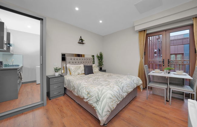 Ilford - East London Apartment - Greater London - Photo 1