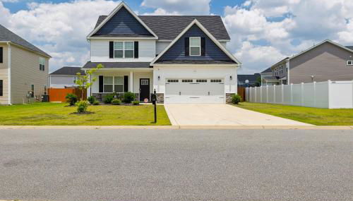 Family-Friendly 4BR Home with BBQ & Free Parking - Foto 2