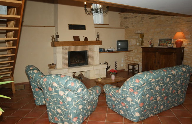 Spacious Holiday Home in Besse With Swimming Pool - Foto 19