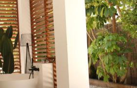 Marbella Bliss - Serenity 4-Bedroom VILLA with Exclisive HEATED Private POOL & Jacuzzi, Tropical Garden, Marbesa - Steps from the Cabopino Beach - Photo 18