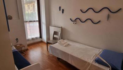 Blu Manerba with a panoramic pool overlooking the islands - Photo 5