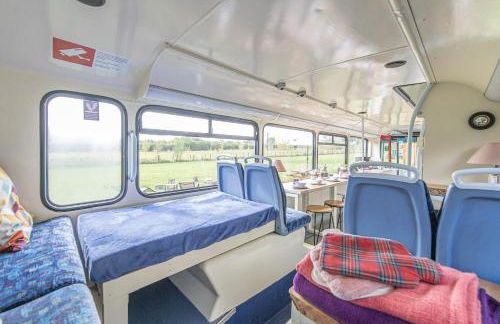 Double Decker Bus on an Alpaca Farm Sleeps 8 - Foto 60