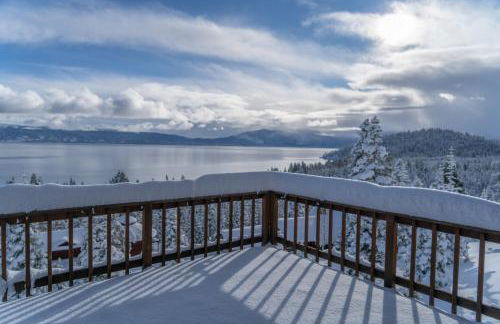 Sierra Lake View at Rubicon by Tahoe Getaways - 3 BR, Panoramic Lake Views, Private Hot Tub & Private beach! - Foto 15
