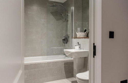 Jungle Luxe Retreat, 2Bed 2Bath Leeds, Center & Stadium - Foto 9