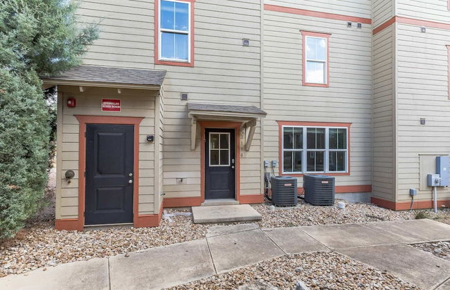 Texas State Sanctuary With Massive Pool Oasis - Foto 28