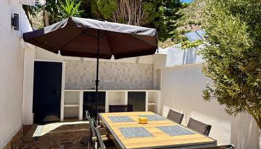 Mediterranean Villa with Private Pool & Sea View - Photo 2