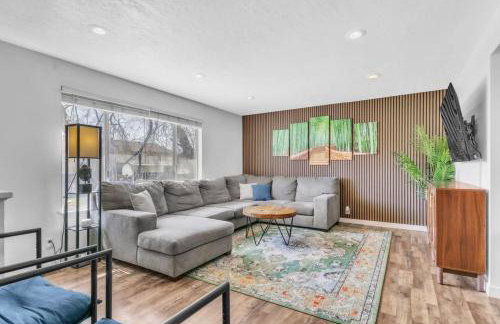 Awesome house near BYU with lots of amenities - Photo 1