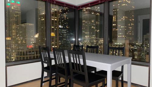River North Magnificent Mile Condo, Lake and City Views, 43rd Floor Corner, Parking Included! - Foto 3