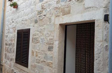 Old town house - Photo 32