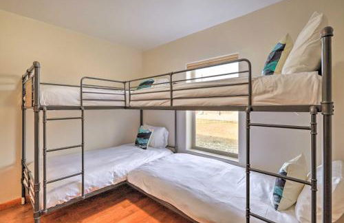 Secluded Cabin with Hot Tub, Game Room and Views! - Foto 19